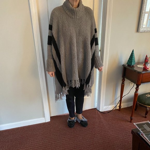 Barefoot Dreams Sweaters Barefoot Dreams Poncho Poshmark